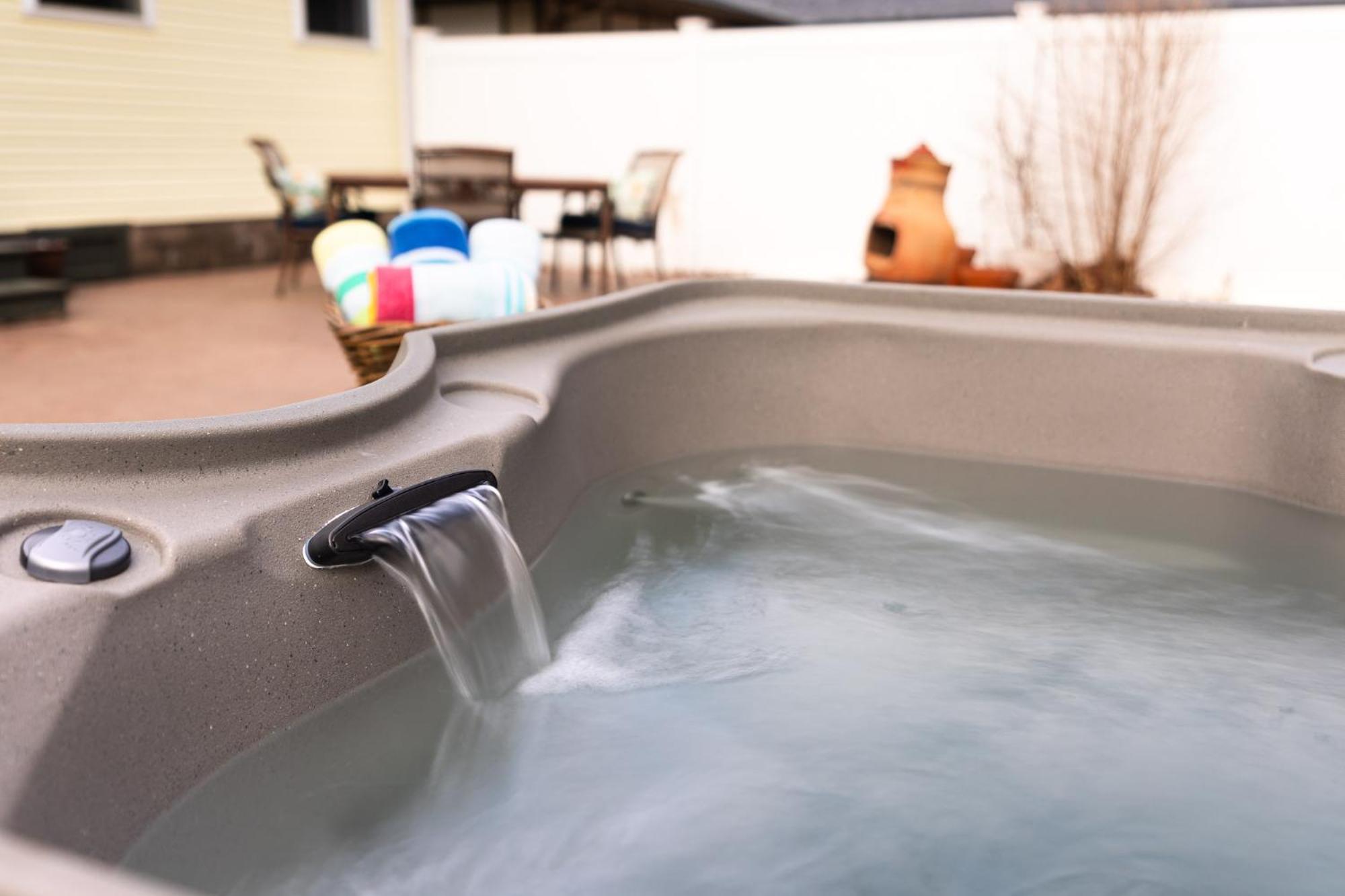 French Island Whot Tub, Kayak, Lake View, Ev La Crosse Exterior photo